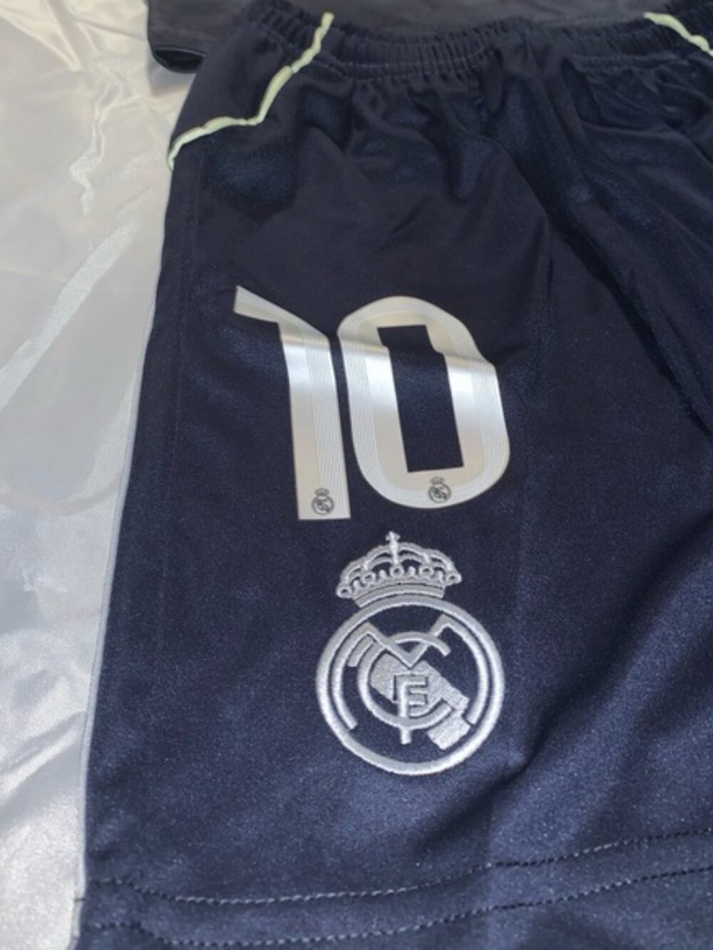🌞⚽⚽ Real Madrid 25/26 Jerseys - Picture 5 of 12